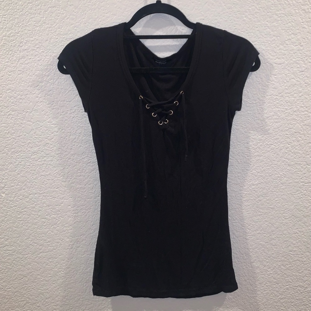 Short sleeve excellent condition tie front top